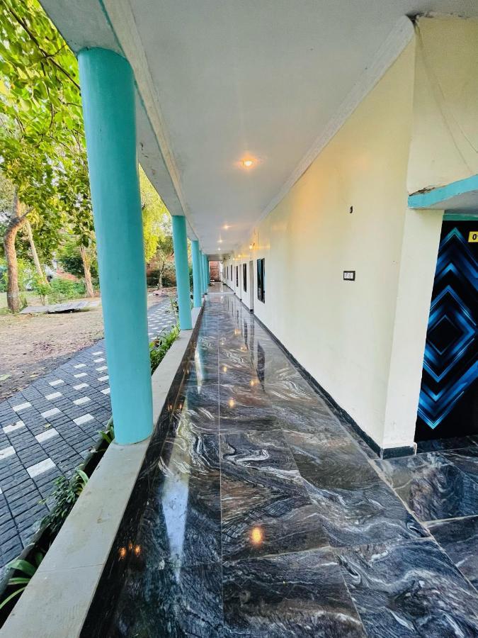 Hotel Green Park Джабалпур Екстериор снимка