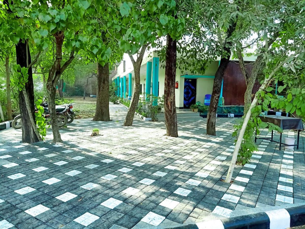 Hotel Green Park Джабалпур Екстериор снимка